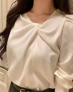 NK267 褶皺絲綢上衣