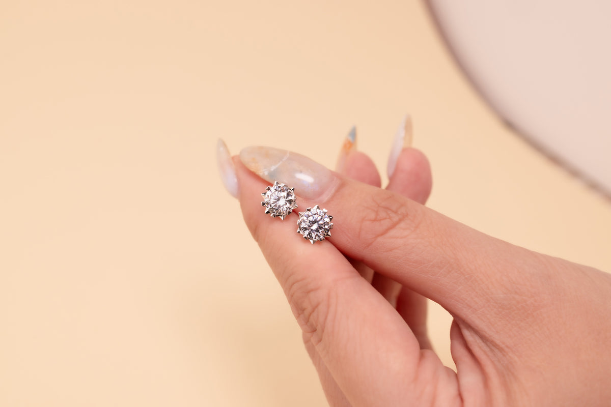 LVE053 LA.VIE ROUND STUD EARRINGS