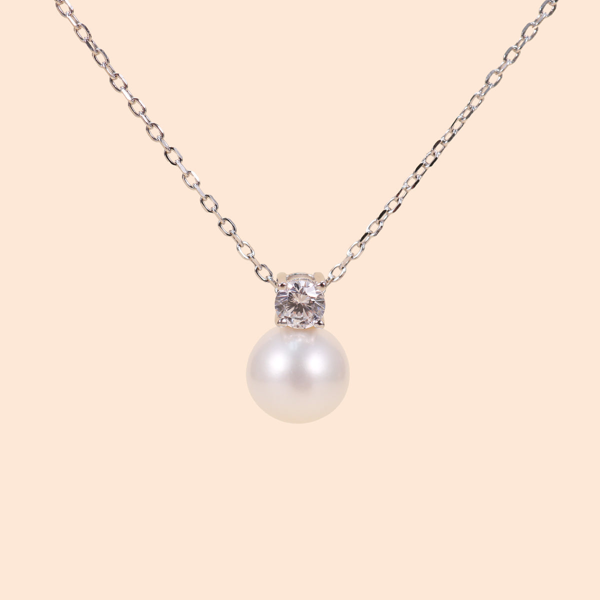 LVN042 Maeve Pearl Necklace