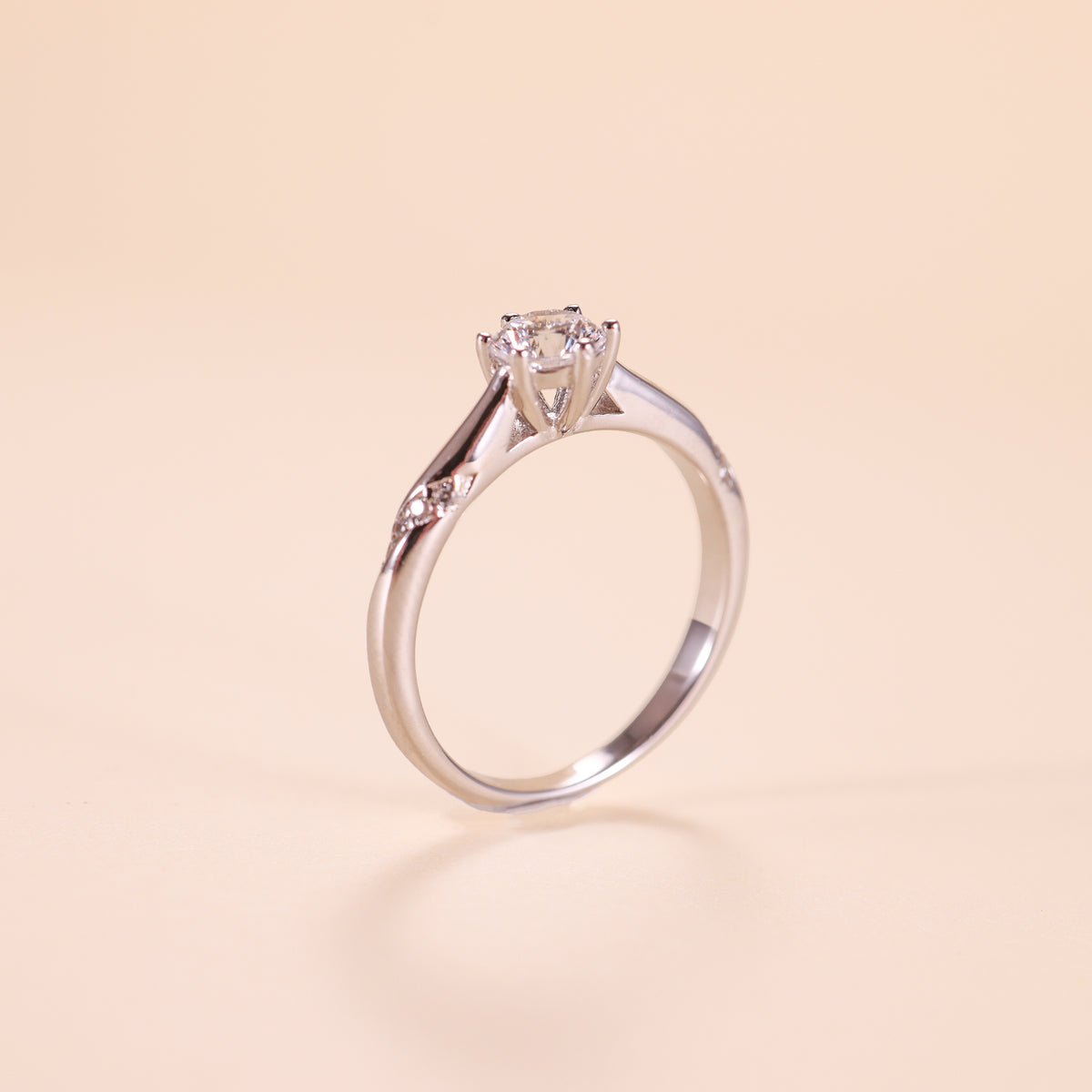 LVR024 LA.VIE Solitaire Ring