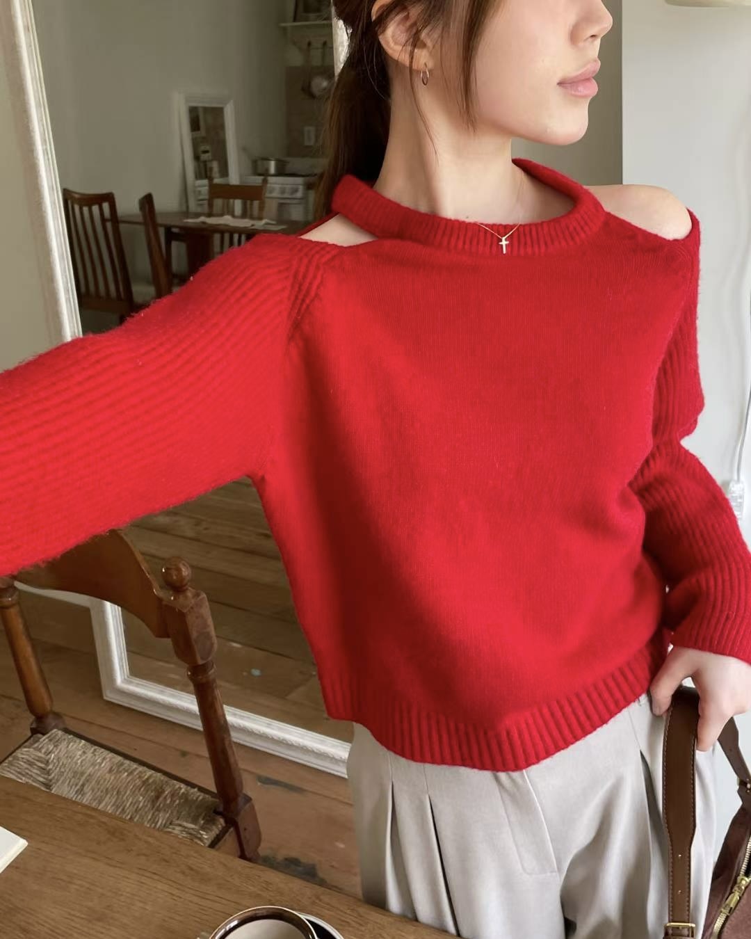 NK362 露肩圓領毛衣