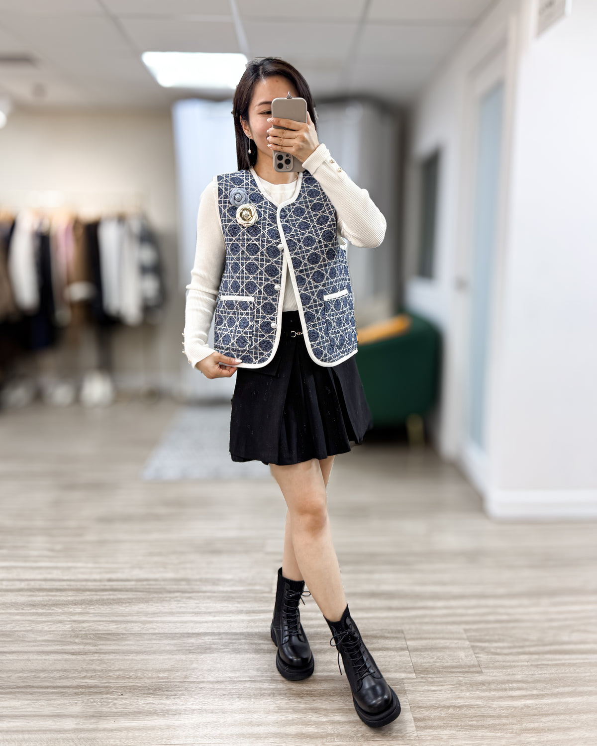 NK433 格紋襟花珍珠扣背心