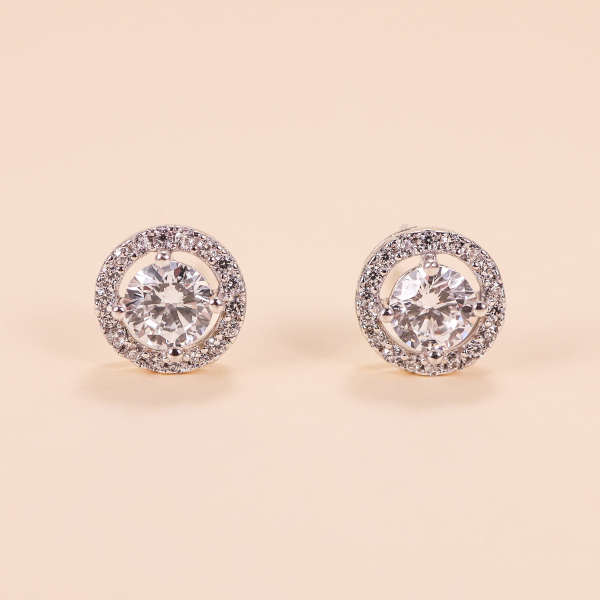 LVE051 La.Vie Round Stud Earrings