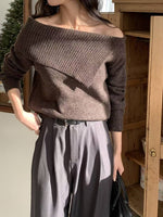 NK444 露肩大領口毛衣